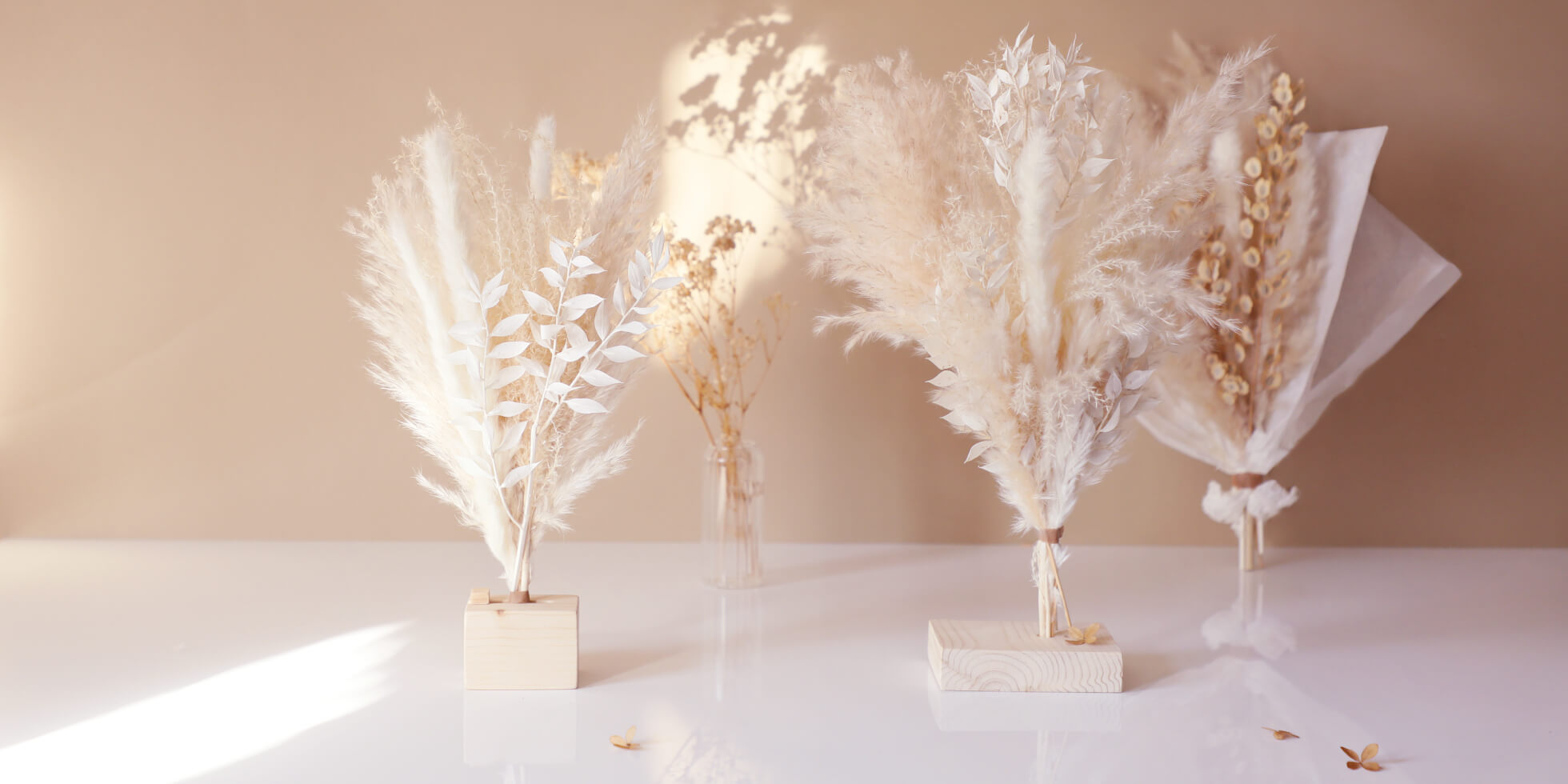 Blumen und Naturmaterialien bei liebevoll erinnern
